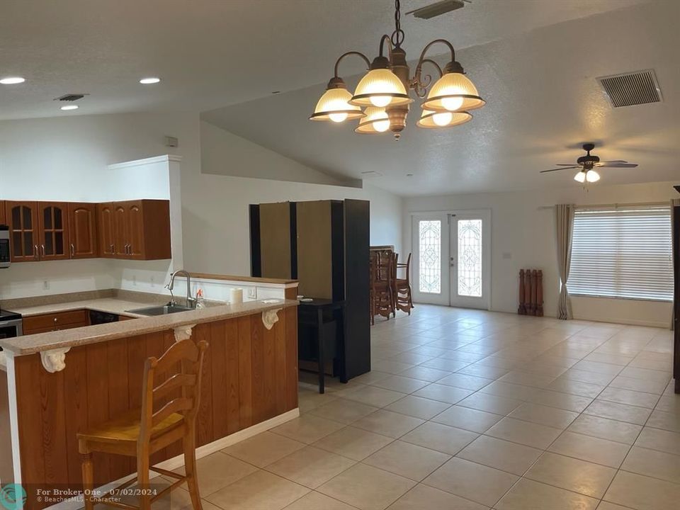 For Sale: $404,500 (3 beds, 2 baths, 1739 Square Feet)