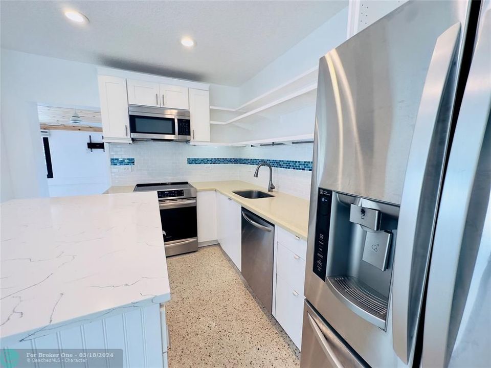 For Sale: $3,400 (2 beds, 1 baths, 1692 Square Feet)