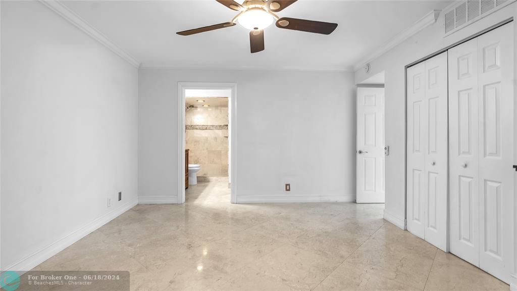 Active With Contract: $249,900 (2 beds, 2 baths, 1050 Square Feet)