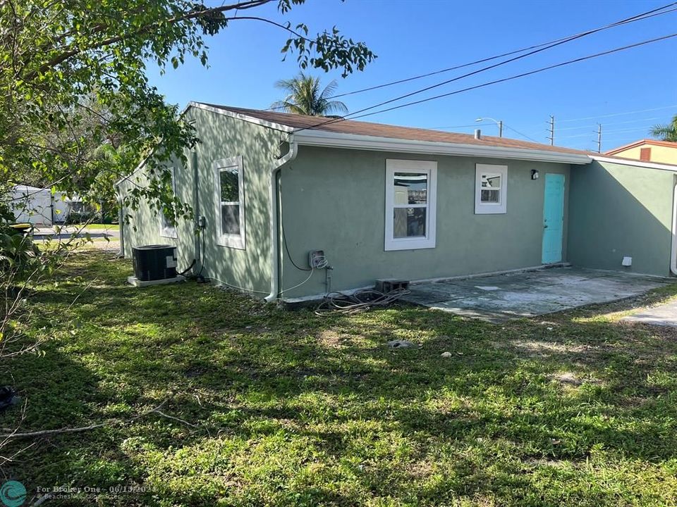 Recently Sold: $2,450 (2 beds, 1 baths, 1200 Square Feet)