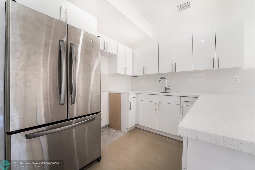 For Sale: $2,800 (2 beds, 1 baths, 1336 Square Feet)
