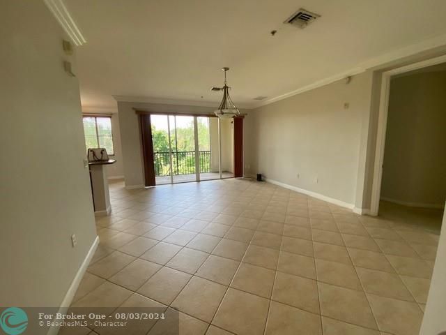 Activo con contrato: $507,999 (3 camas, 2 baños, 1510 Pies cuadrados)