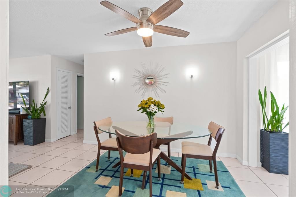 Active With Contract: $425,000 (2 beds, 2 baths, 1321 Square Feet)