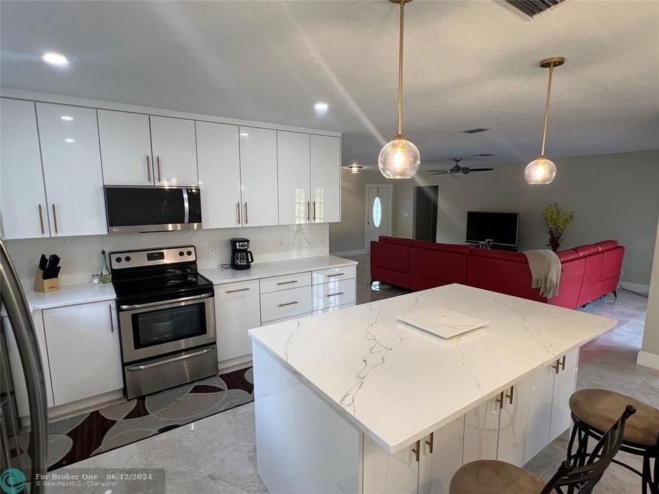 Recently Sold: $649,999 (3 beds, 2 baths, 1693 Square Feet)