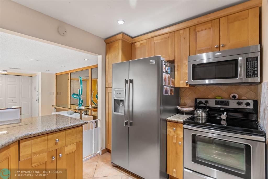 Recently Sold: $799,900 (2 beds, 2 baths, 1197 Square Feet)