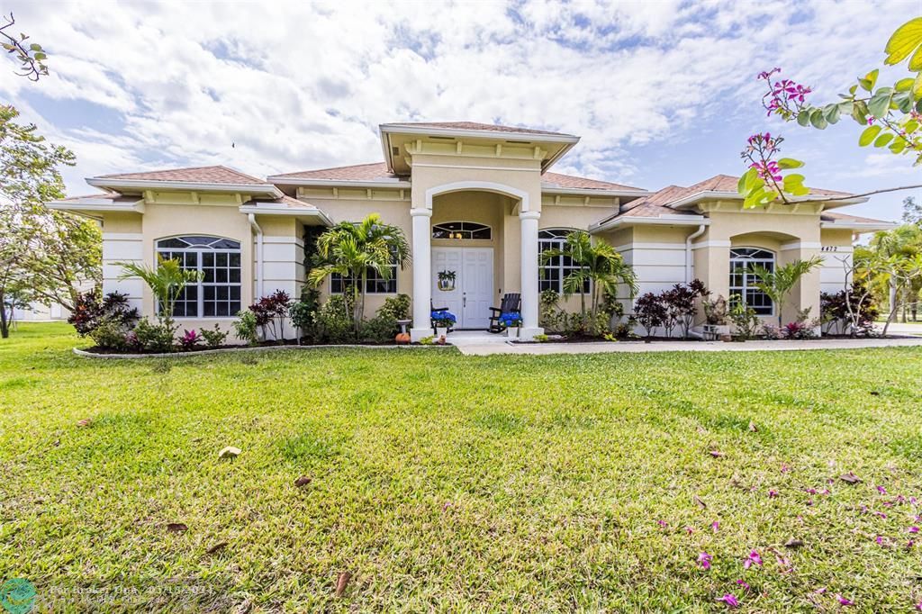 For Sale: $860,000 (4 beds, 3 baths, 3425 Square Feet)