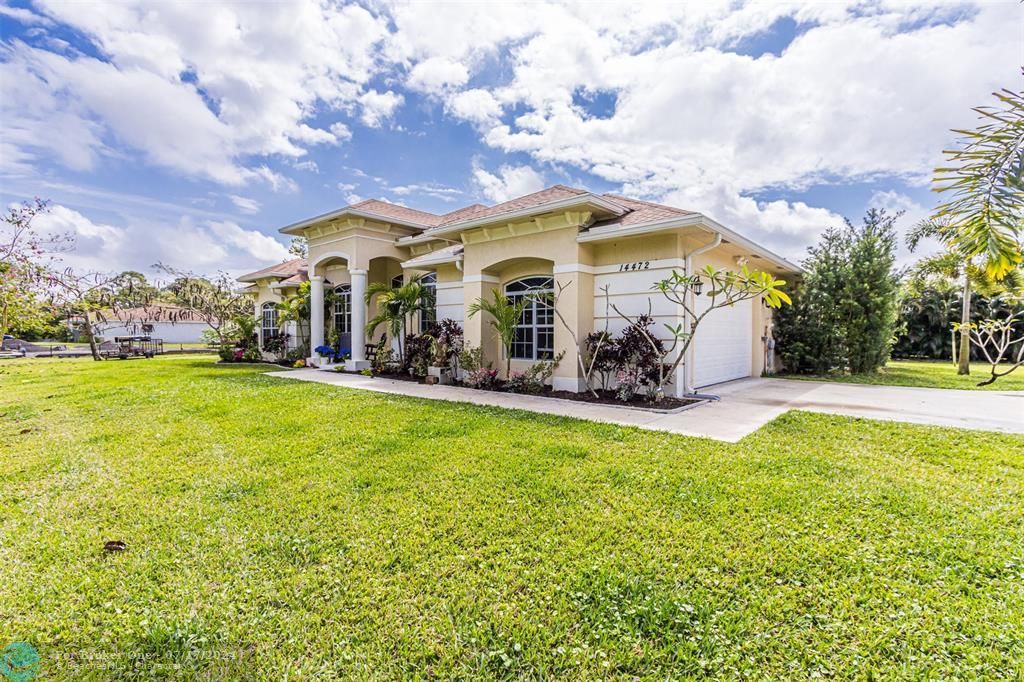 For Sale: $860,000 (4 beds, 3 baths, 3425 Square Feet)