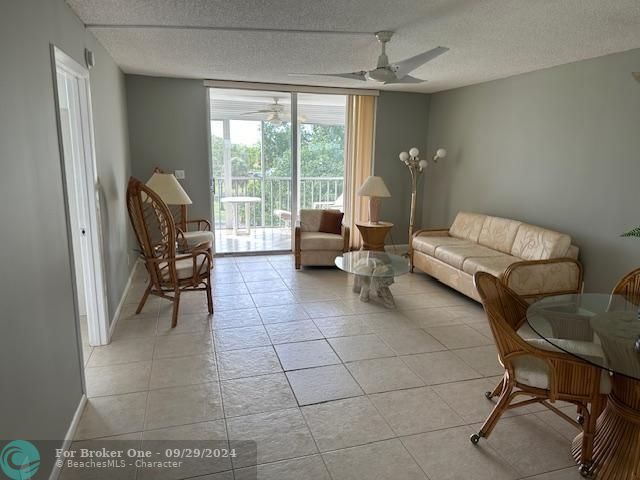 For Sale: $154,900 (2 beds, 2 baths, 1000 Square Feet)