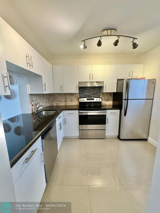 For Sale: $230,000 (2 beds, 2 baths, 1200 Square Feet)