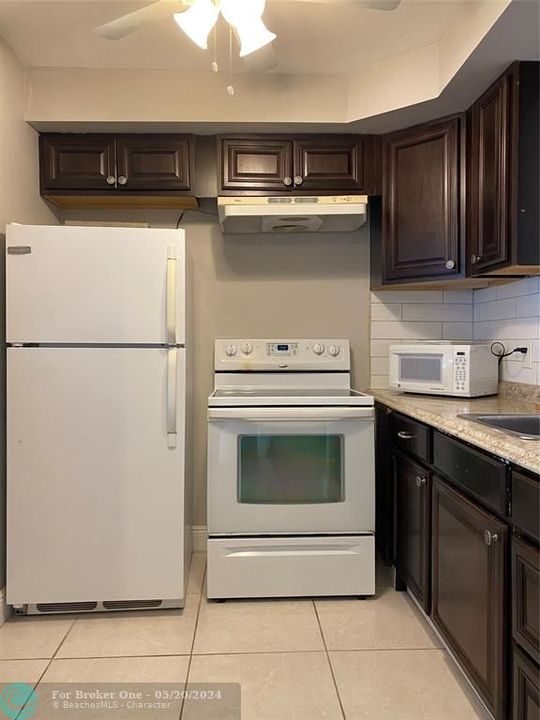 Active With Contract: $84,500 (1 beds, 1 baths, 588 Square Feet)