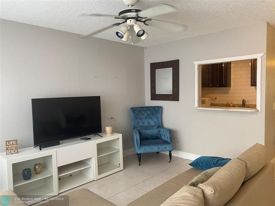 Active With Contract: $84,500 (1 beds, 1 baths, 588 Square Feet)