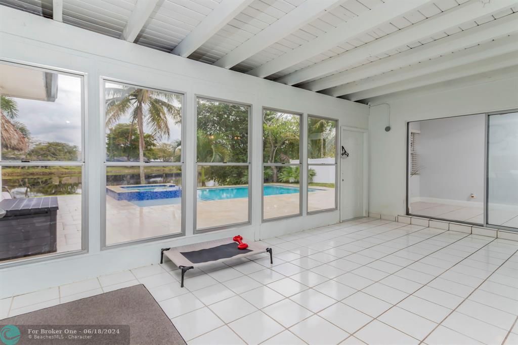 Recently Sold: $750,000 (4 beds, 2 baths, 2129 Square Feet)
