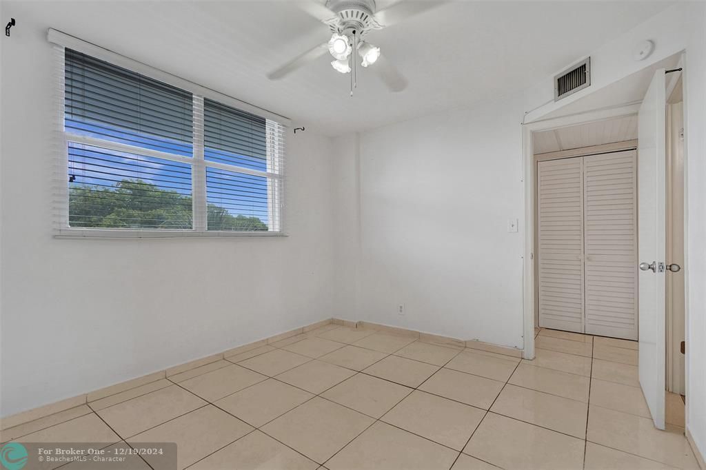 Active With Contract: $172,000 (2 beds, 2 baths, 975 Square Feet)