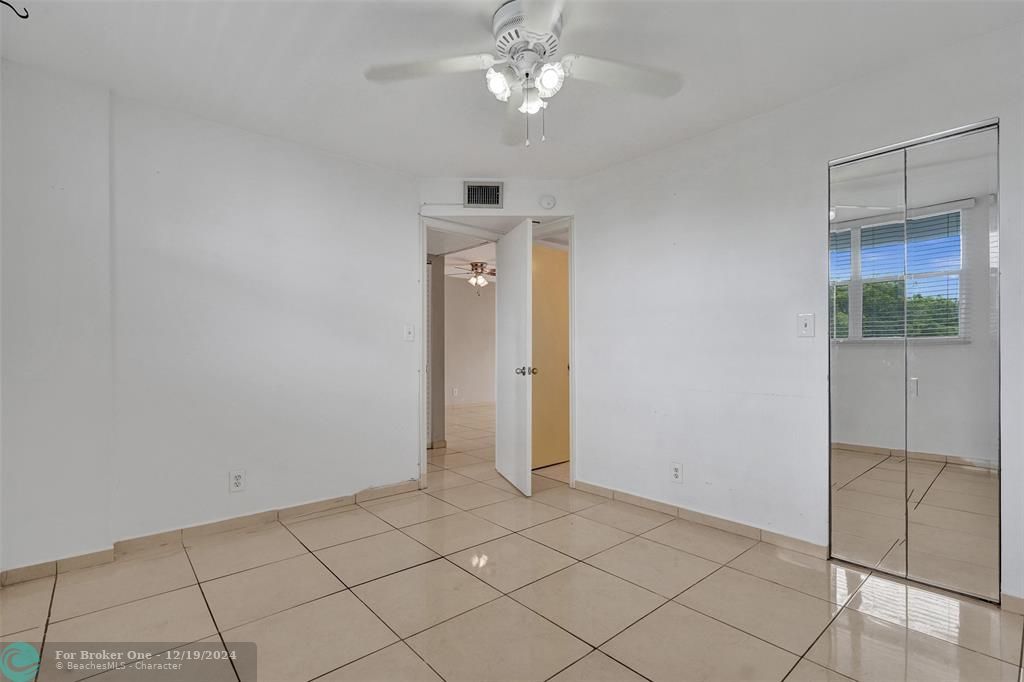 Active With Contract: $172,000 (2 beds, 2 baths, 975 Square Feet)