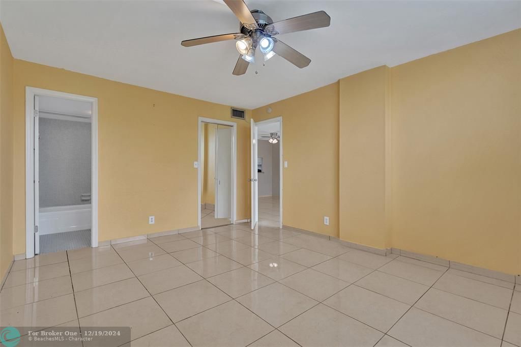 Active With Contract: $172,000 (2 beds, 2 baths, 975 Square Feet)