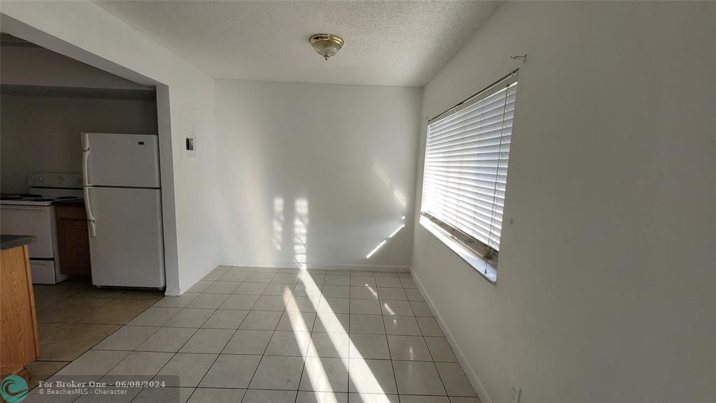 Active With Contract: $1,795 (2 beds, 1 baths, 0 Square Feet)