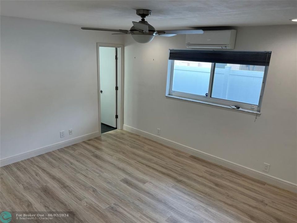 Recently Rented: $4,500 (3 beds, 2 baths, 1579 Square Feet)