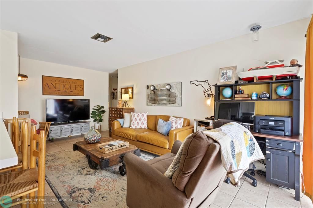 Active With Contract: $559,999 (4 beds, 2 baths, 1903 Square Feet)