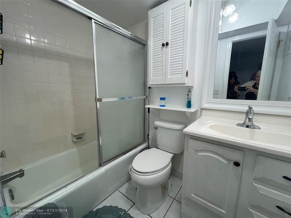 For Sale: $155,000 (2 beds, 2 baths, 940 Square Feet)