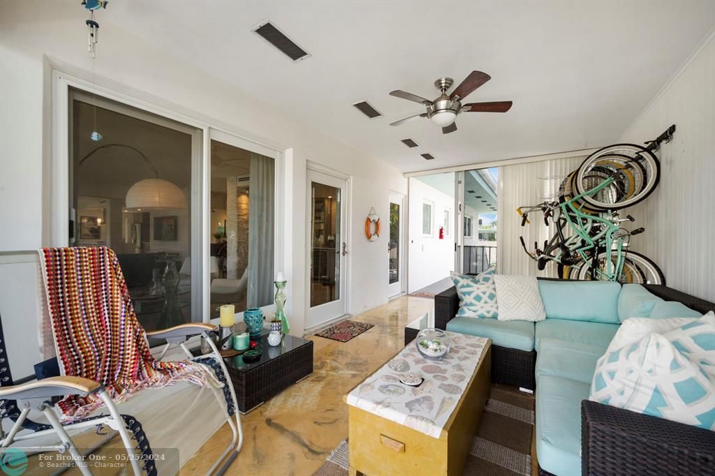 Active With Contract: $1,048,800 (3 beds, 3 baths, 2280 Square Feet)
