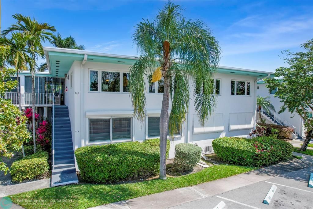Recently Sold: $1,048,800 (3 beds, 3 baths, 2280 Square Feet)