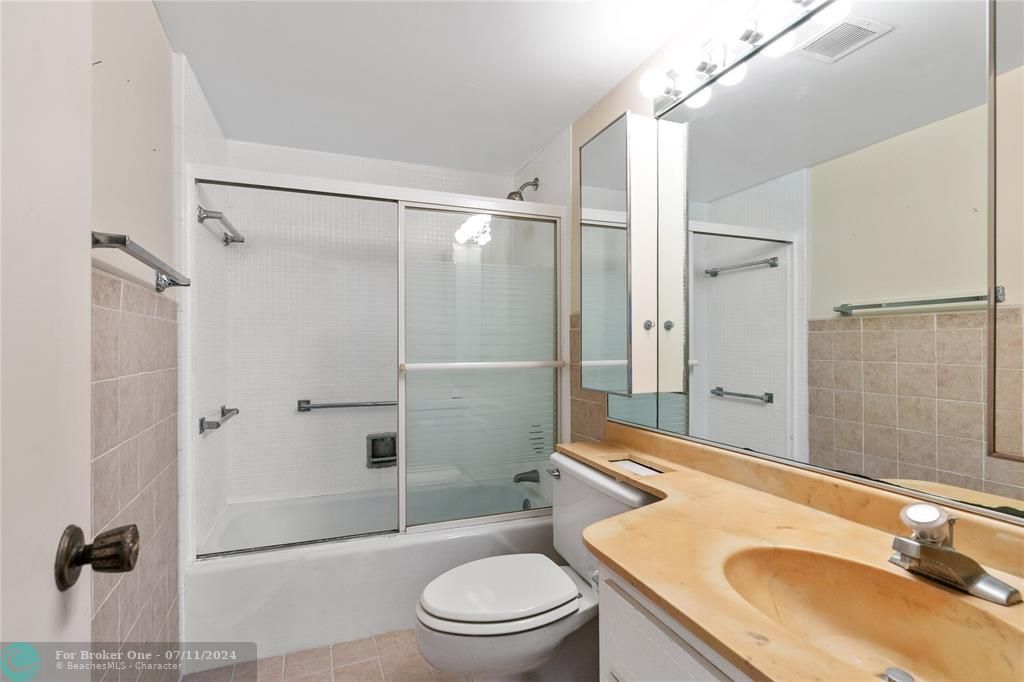 待售: $197,500 (2 贝兹, 2 浴室, 980 平方英尺)