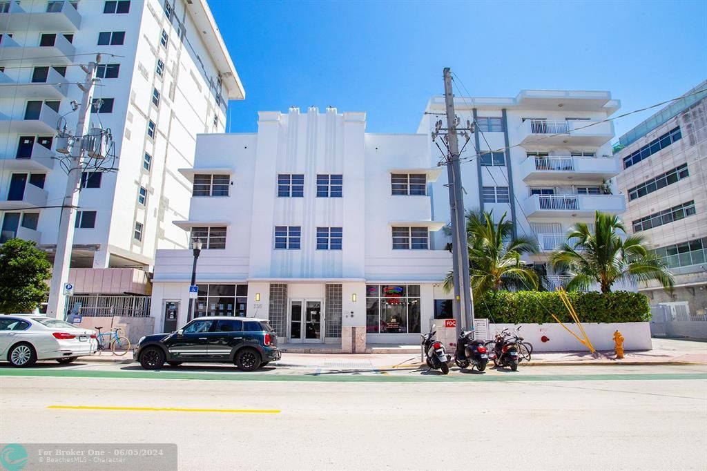 Recently Sold: $450,000 (1 beds, 1 baths, 410 Square Feet)