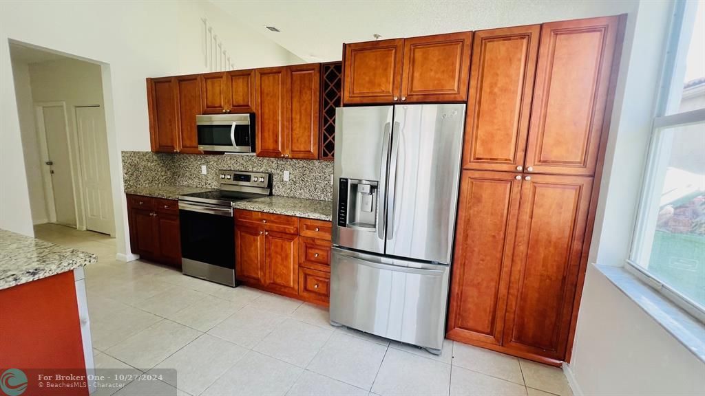 Active With Contract: $3,500 (3 beds, 2 baths, 1778 Square Feet)