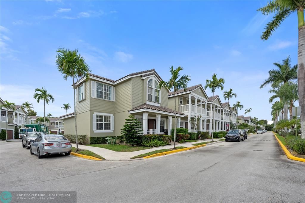Active With Contract: $528,000 (4 beds, 2 baths, 1954 Square Feet)