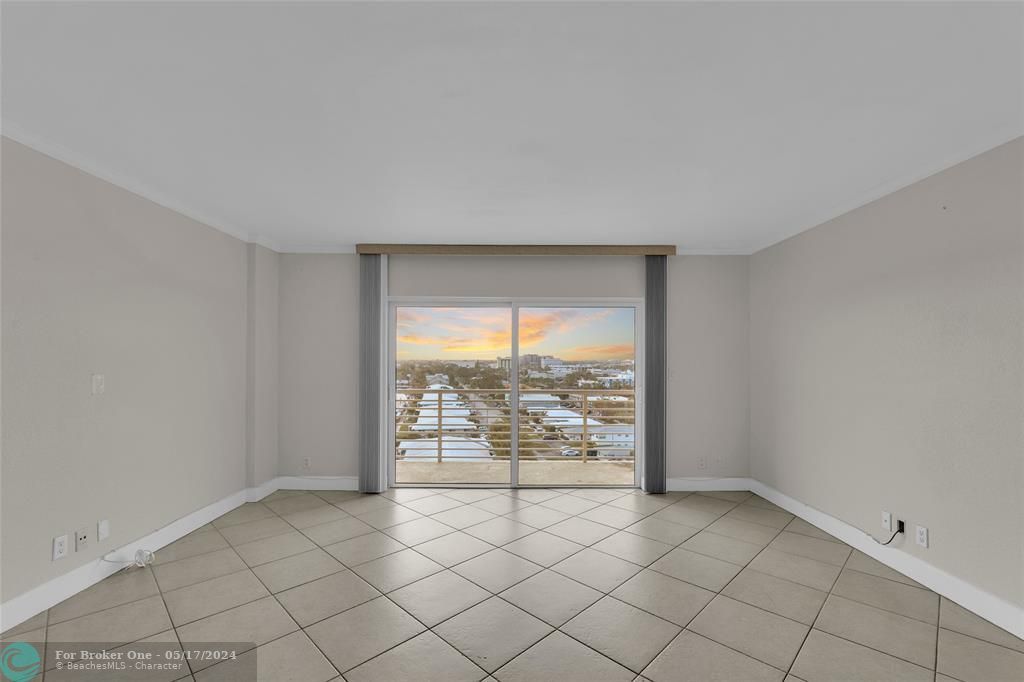 For Sale: $419,900 (2 beds, 2 baths, 1040 Square Feet)