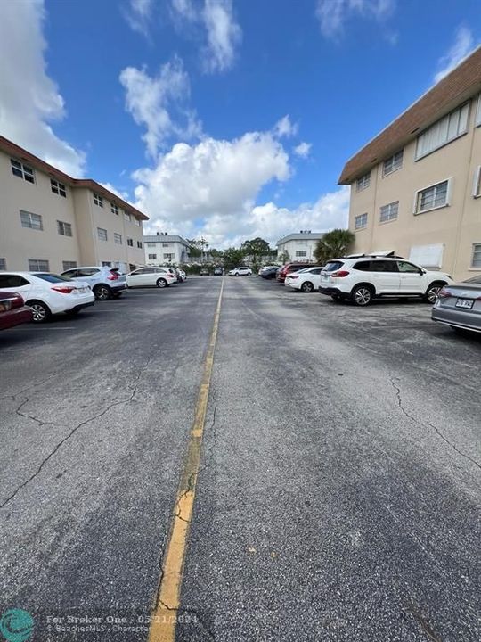 Active With Contract: $87,000 (1 beds, 1 baths, 680 Square Feet)