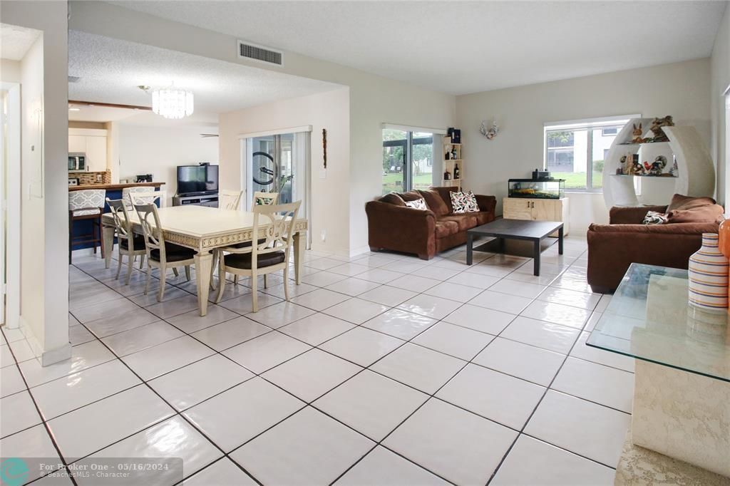 Active With Contract: $480,000 (3 beds, 2 baths, 1560 Square Feet)