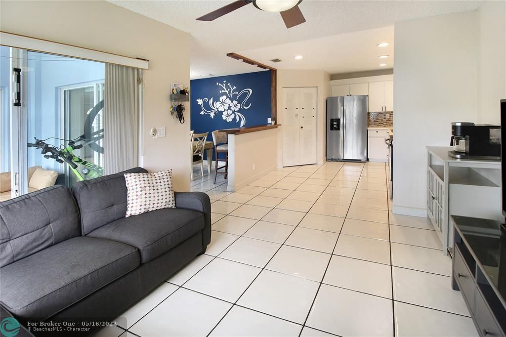 Active With Contract: $480,000 (3 beds, 2 baths, 1560 Square Feet)