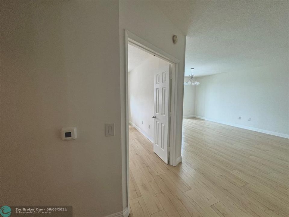 Recently Rented: $2,300 (1 beds, 1 baths, 1135 Square Feet)