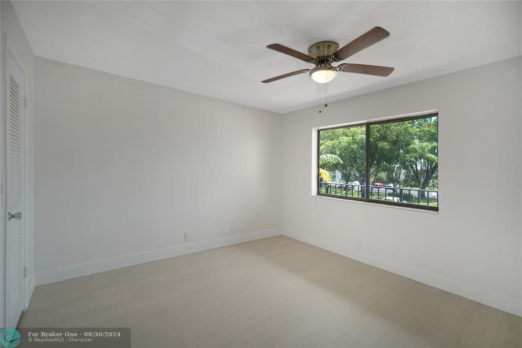 Active With Contract: $1,750 (2 beds, 2 baths, 939 Square Feet)