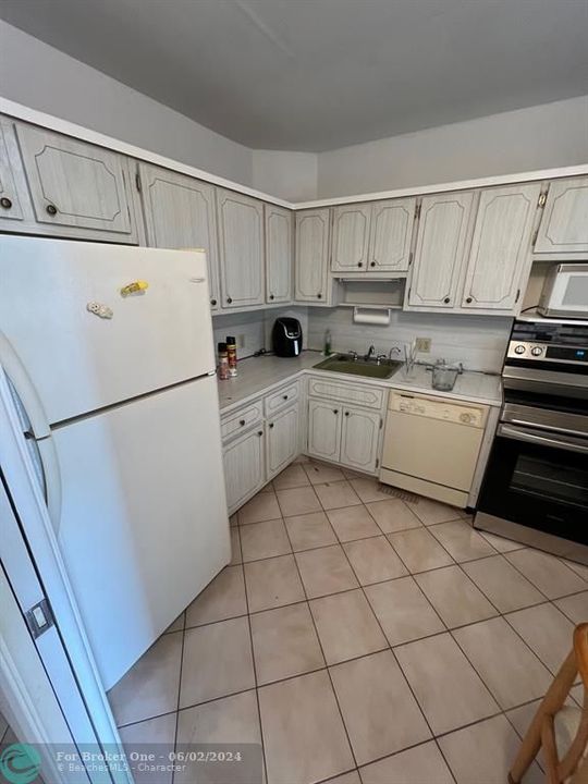 Active With Contract: $149,777 (1 beds, 1 baths, 960 Square Feet)