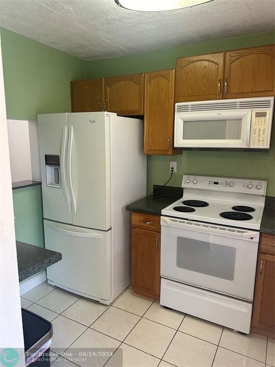 Active With Contract: $119,000 (2 beds, 2 baths, 850 Square Feet)