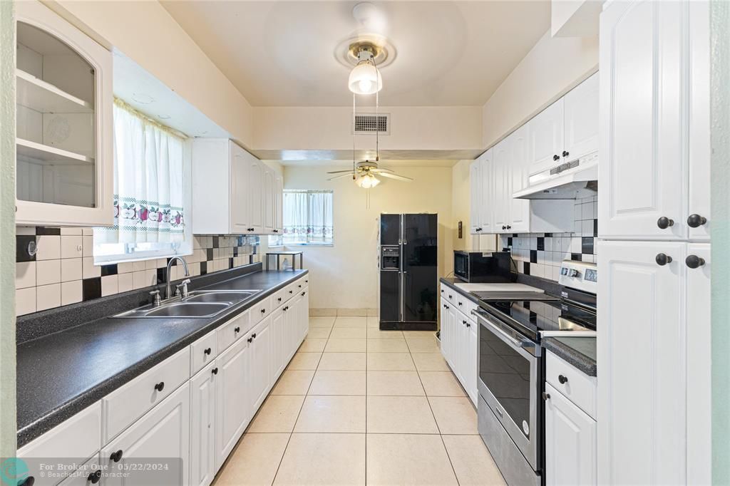 Recently Sold: $599,000 (3 beds, 2 baths, 1675 Square Feet)