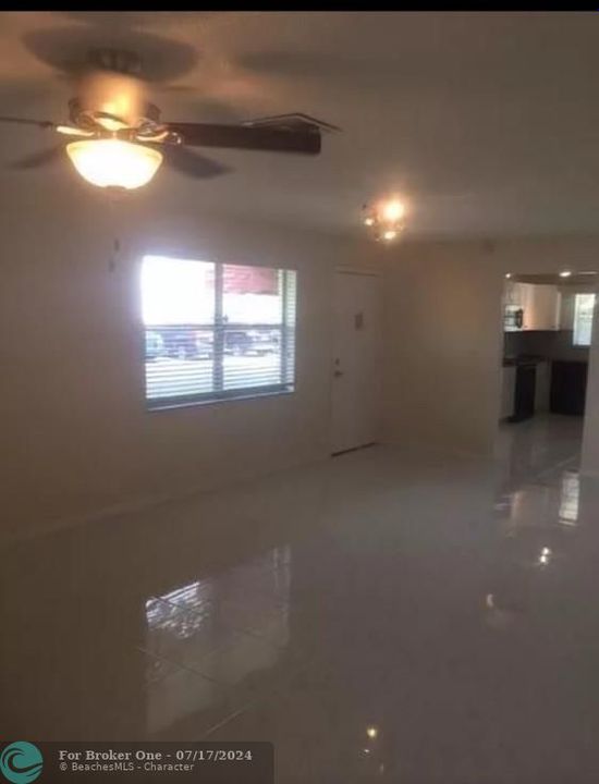 Active With Contract: $330,000 (2 beds, 2 baths, 1092 Square Feet)