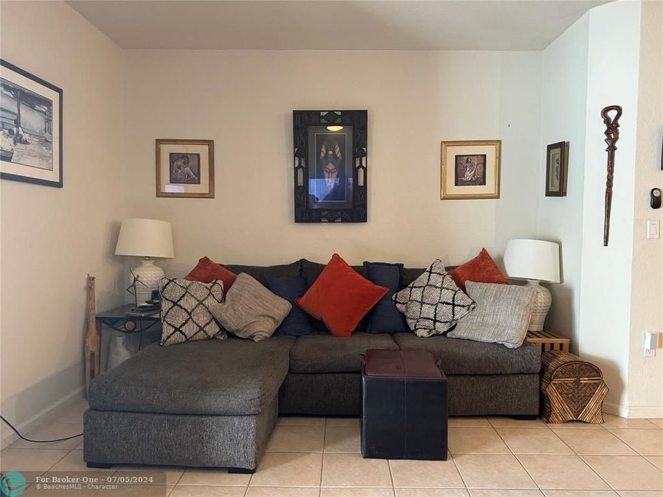 Recently Sold: $389,000 (2 beds, 2 baths, 1404 Square Feet)