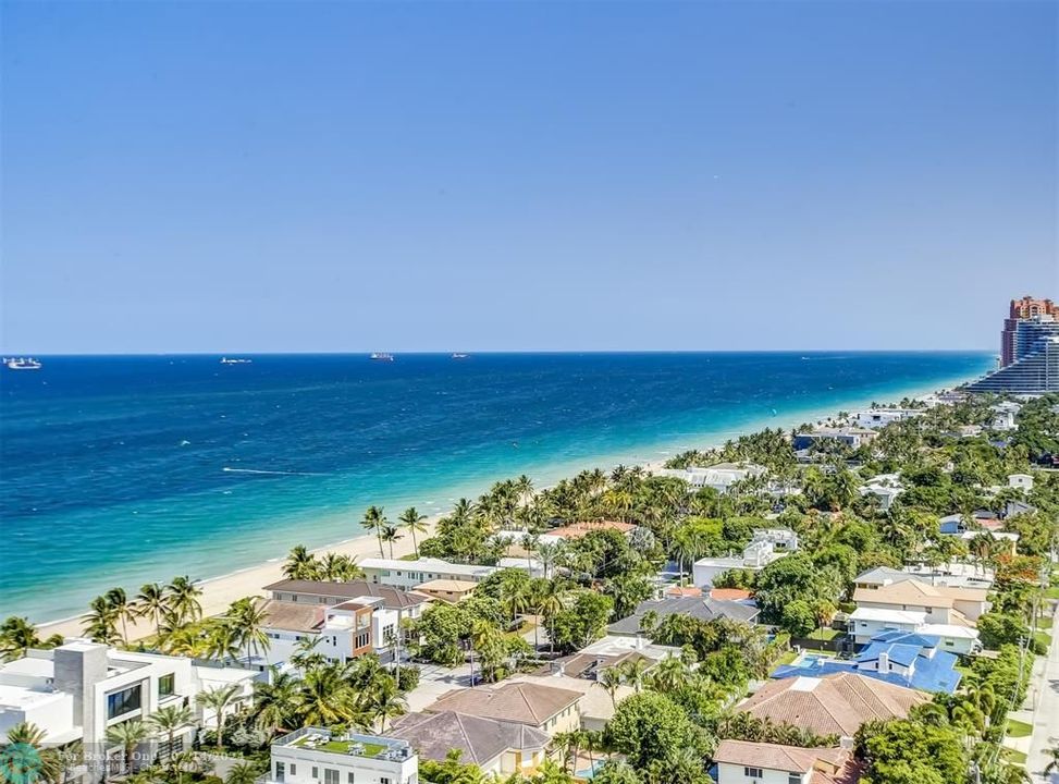 Active With Contract: $1,999,900 (3 beds, 2 baths, 1977 Square Feet)