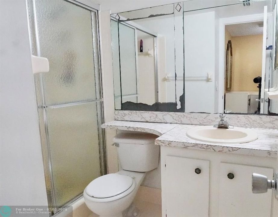 待售: $130,250 (2 贝兹, 2 浴室, 990 平方英尺)