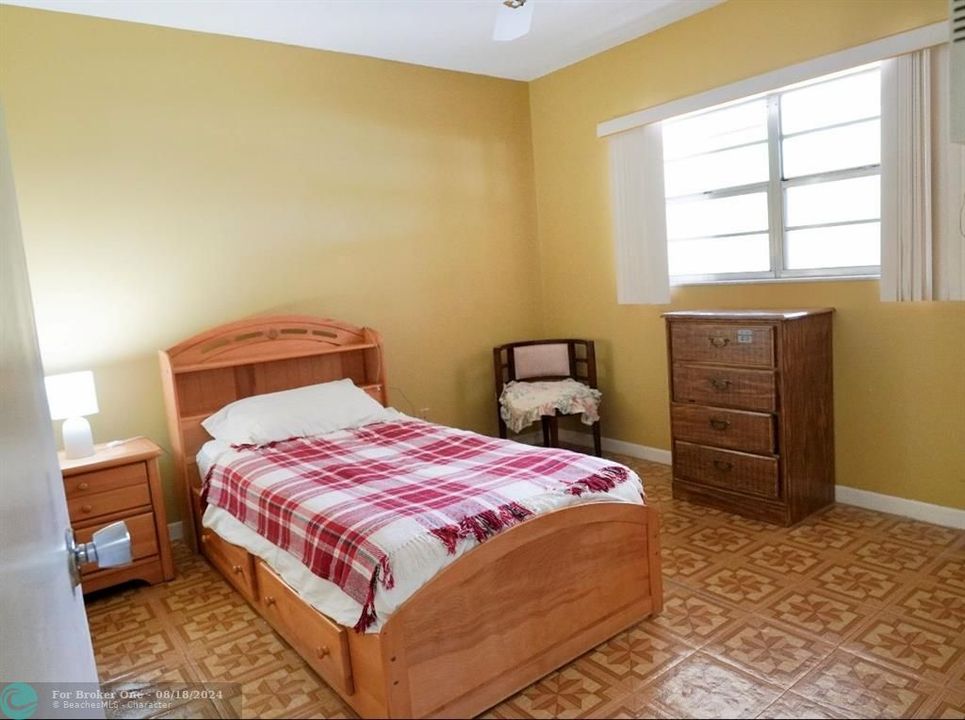 En Venta: $130,250 (2 camas, 2 baños, 990 Pies cuadrados)