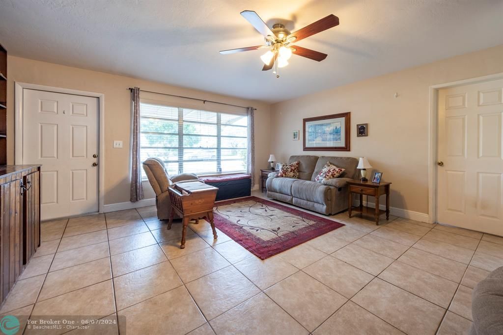 Recently Sold: $495,310 (3 beds, 2 baths, 1905 Square Feet)