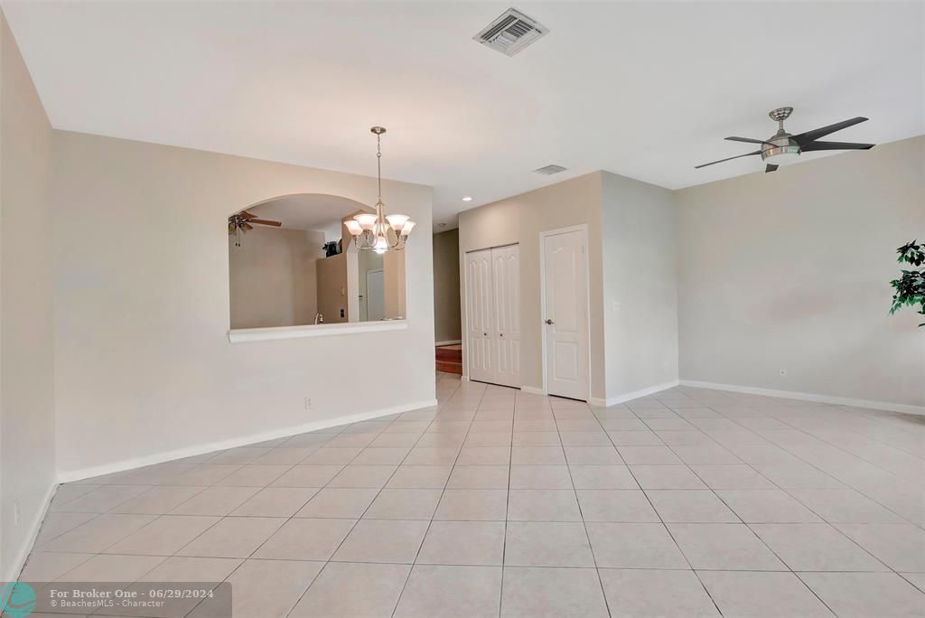 Active With Contract: $499,900 (3 beds, 2 baths, 1690 Square Feet)
