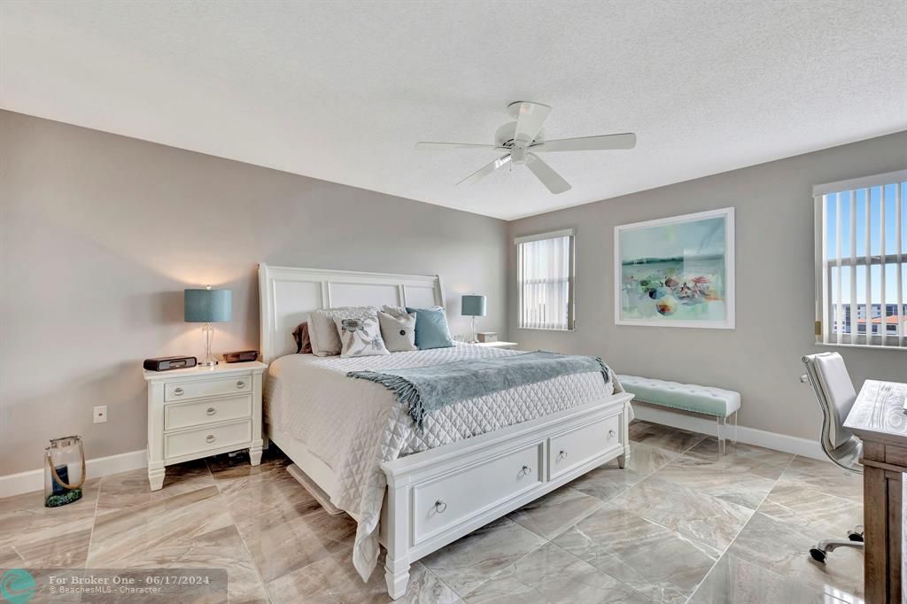 Recently Sold: $354,000 (2 beds, 2 baths, 1340 Square Feet)
