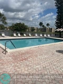 Active With Contract: $287,400 (3 beds, 2 baths, 1260 Square Feet)