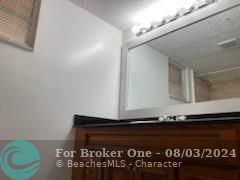 Active With Contract: $1,695 (1 beds, 1 baths, 940 Square Feet)