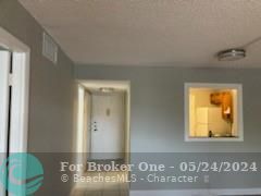 Active With Contract: $1,695 (1 beds, 1 baths, 940 Square Feet)