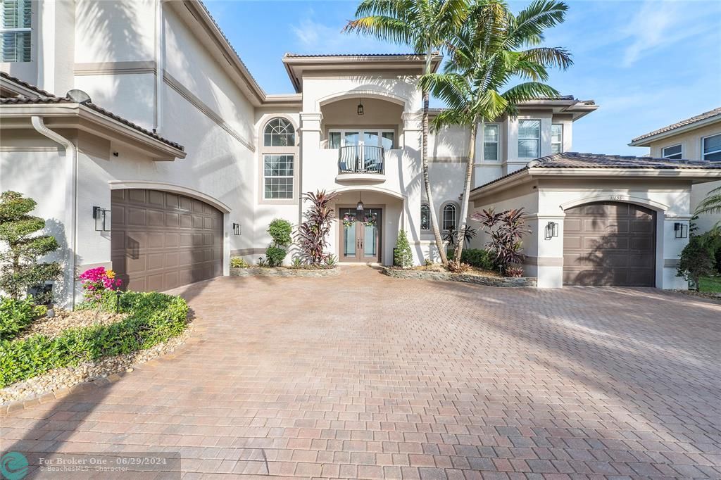 Recently Sold: $1,895,000 (5 beds, 5 baths, 5595 Square Feet)